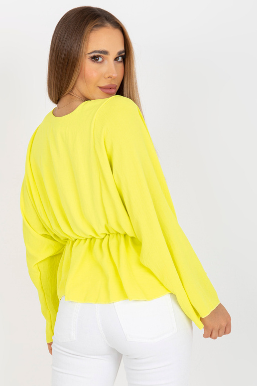 Žlutá halenka jedné velikosti s...