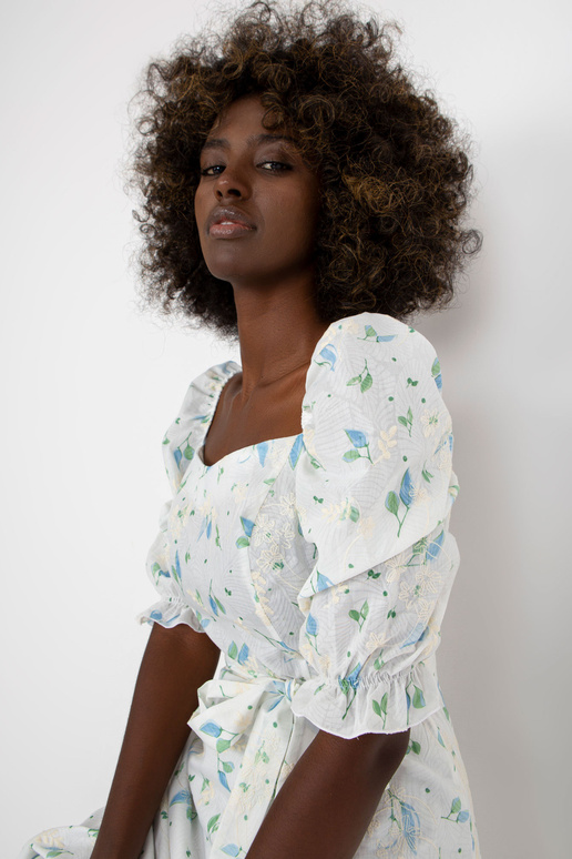 Bílé a modré midi šaty s potiskem a...