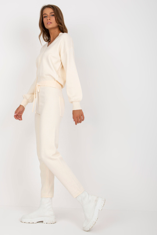 Světle béžová dvoudílná ležérní...