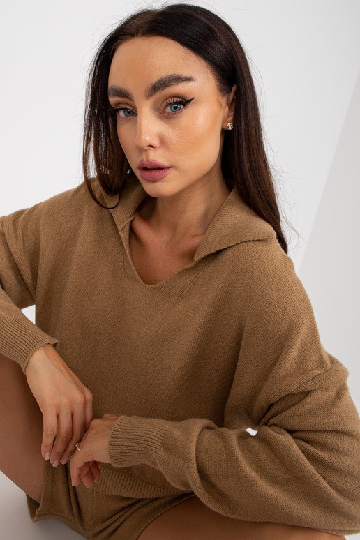 Ležérní pletený velbloudí set s šortkami