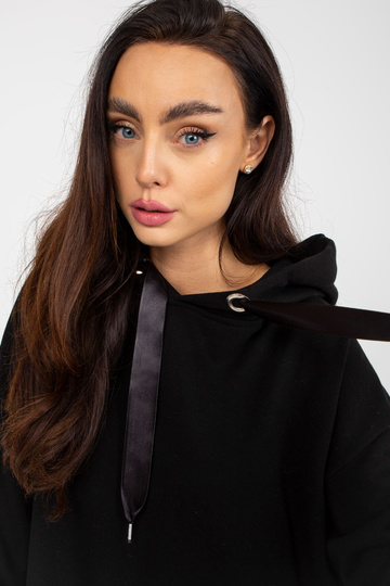 Černá mikina s kapucí a...