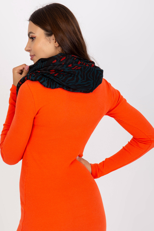 Černý a mořský závěsný komín s viskózou