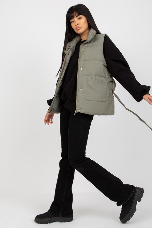 Khaki péřová vesta s vázáním a kapsami Khaki péřová vesta s vázáním a kapsami