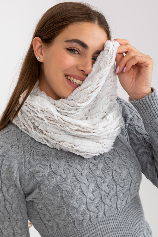 Bílo-hnědý zimní komín z umělé kožešiny