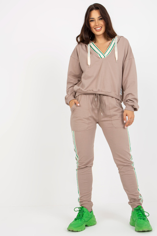 Dunkelbeiges zweiteiliges Freizeitset...