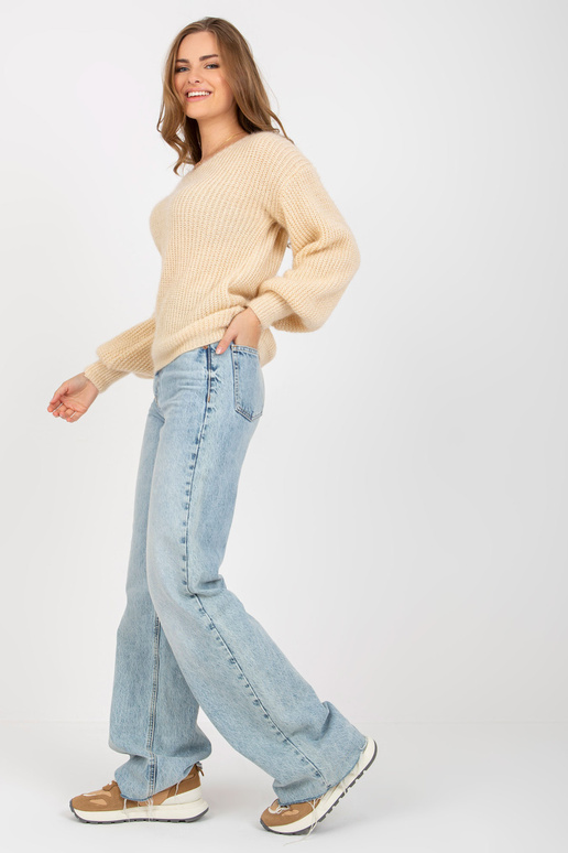 Béžový nadýchaný klasický svetr s...