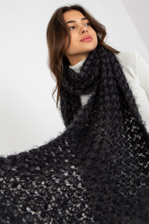 Tmavě šedá černá dámská pletená šála