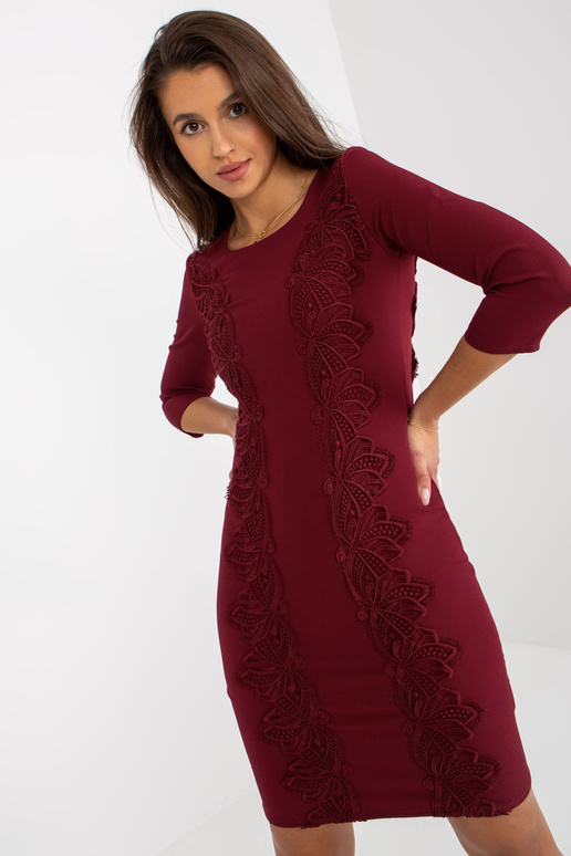 Vínové koktejlové šaty s tužkou se...