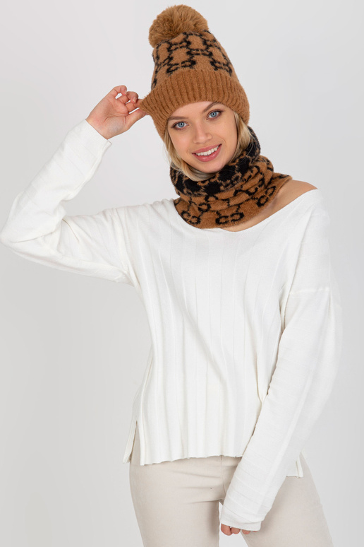 Camel a černá dámská zimní čepice se...