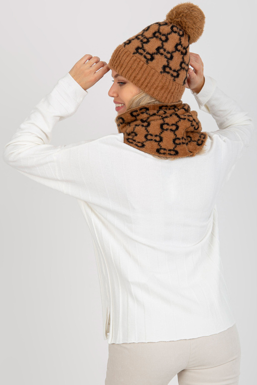 Camel a černá dámská zimní čepice se...