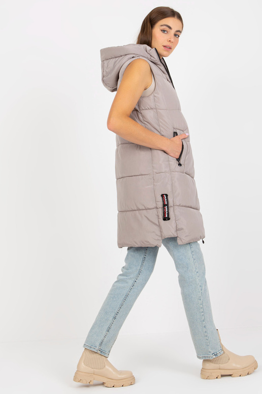 Tmavě béžová prošívaná péřová vesta s... Tmavě béžová prošívaná péřová vesta s...