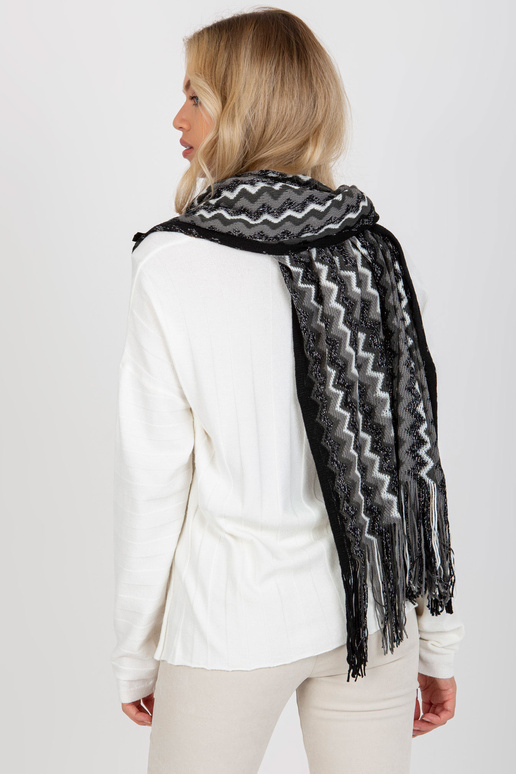 Černý dámský vzorovaný šátek s třásněmi