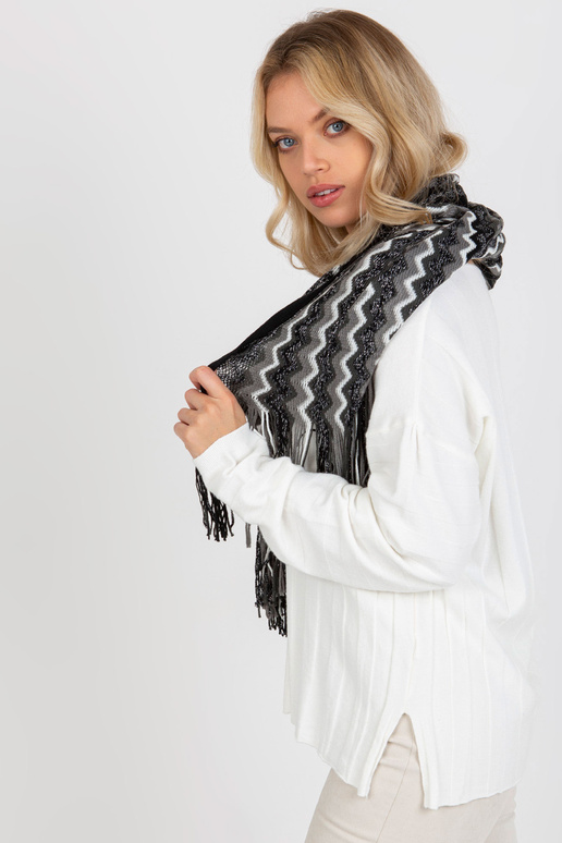 Černý dámský vzorovaný šátek s třásněmi