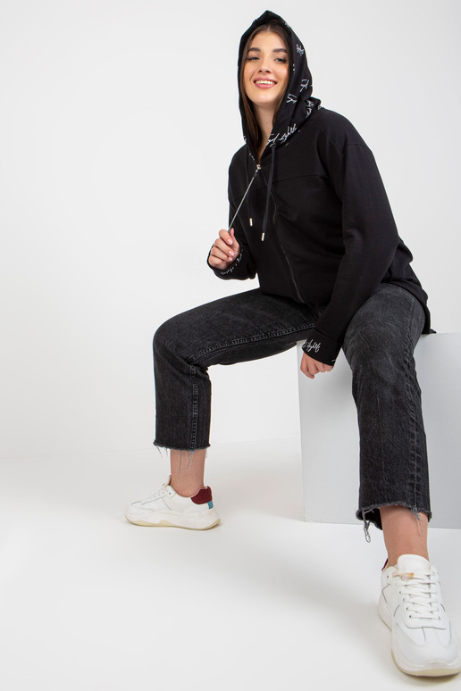 Černá mikina plus velikosti s kapucí...