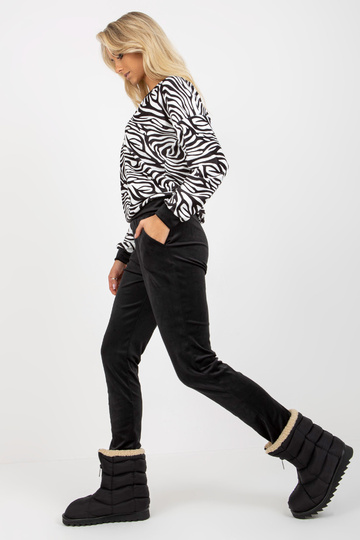 Set aus weißem und...