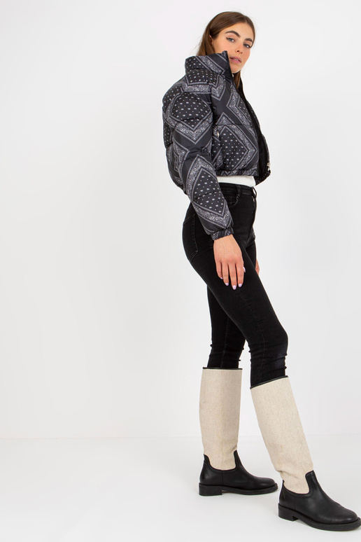 Černý vzor prošívaná krátká péřová bunda