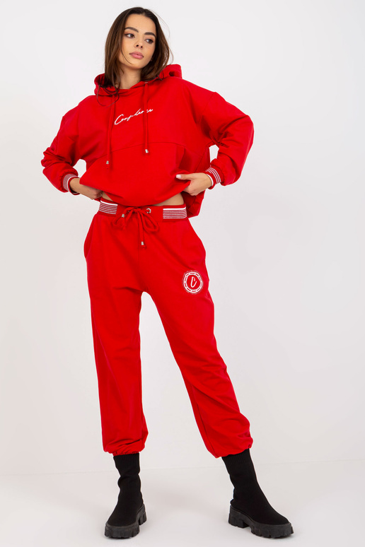 Rotes zweiteiliges Jogging-Set s... Rotes zweiteiliges Jogging-Set s...
