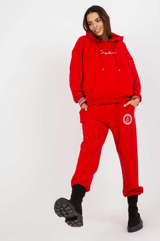 Rotes zweiteiliges Jogging-Set s... Rotes zweiteiliges Jogging-Set s...