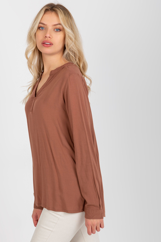 Hnědá volná halenka s výstřihem do V...
