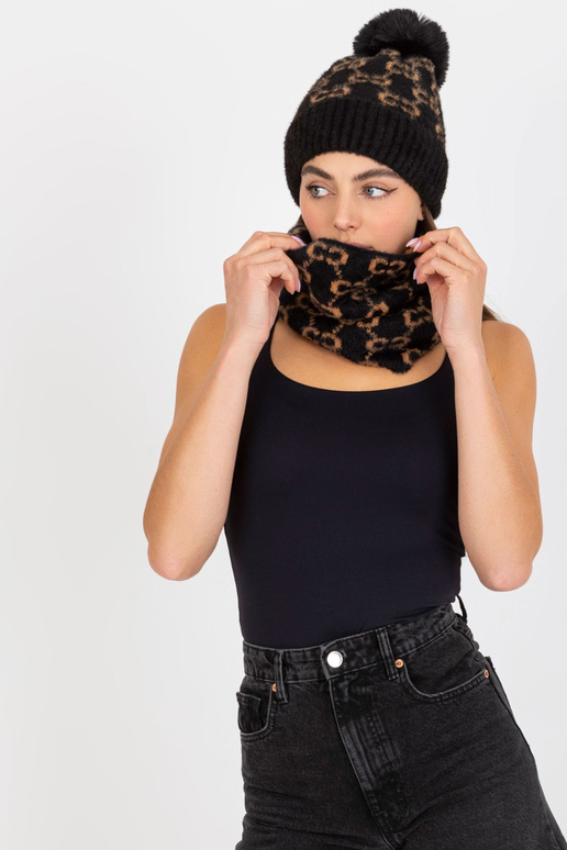 Černý velbloudí dámský vzor komín