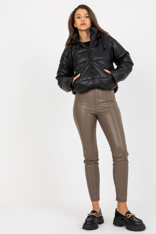 Schwarze Daunenjacke aus Öko-Leder... Schwarze Daunenjacke aus Öko-Leder...