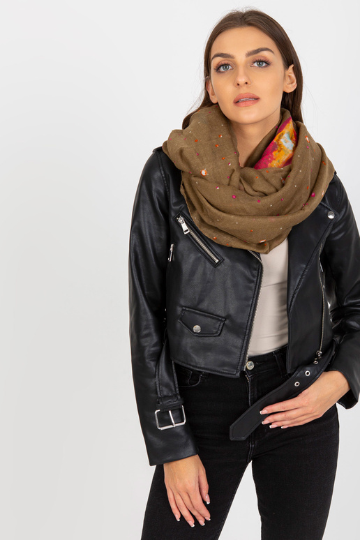 Béžový závěsný komín s potisky