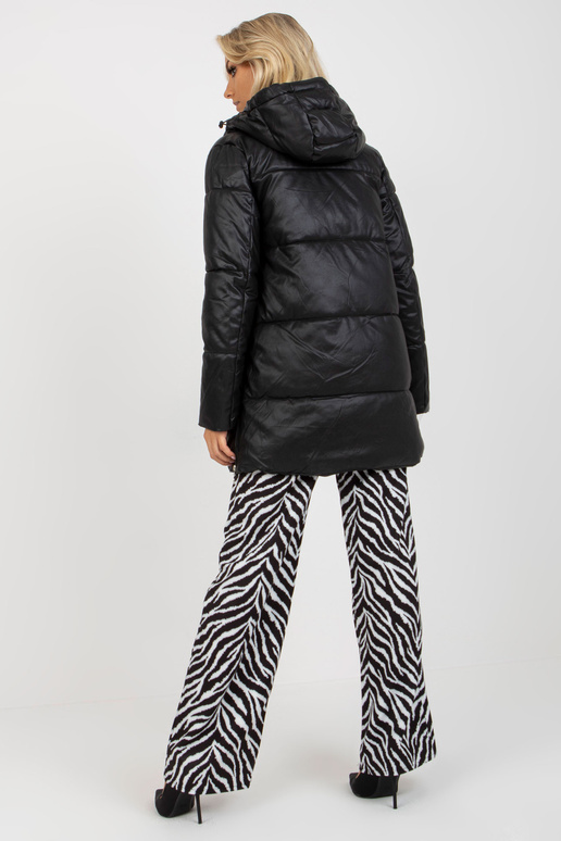 Schwarze Winterjacke aus Öko-Leder...