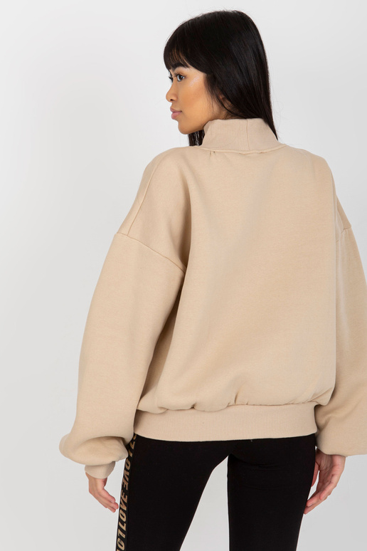 Béžová mikina s nápisy a rolákem Béžová mikina s nápisy a rolákem