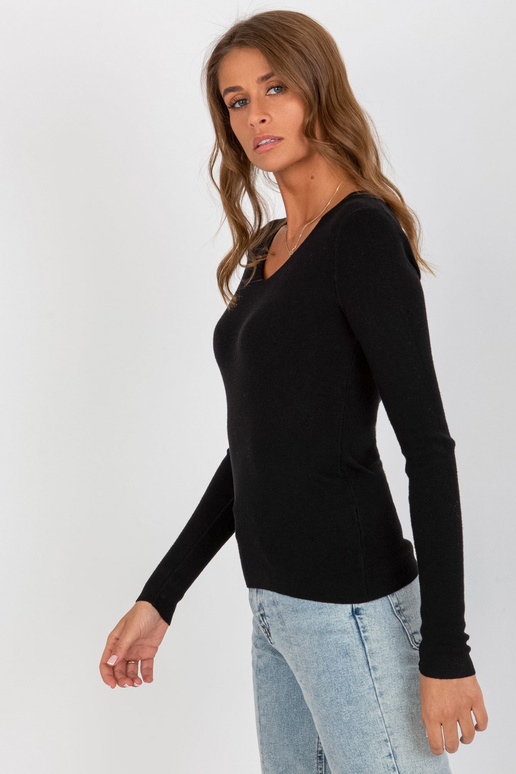 Černý klasický svetr s...