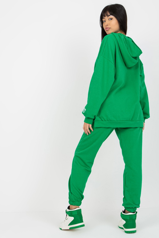 Zelená dvoudílná tepláková souprava s... Zelená dvoudílná tepláková souprava s...