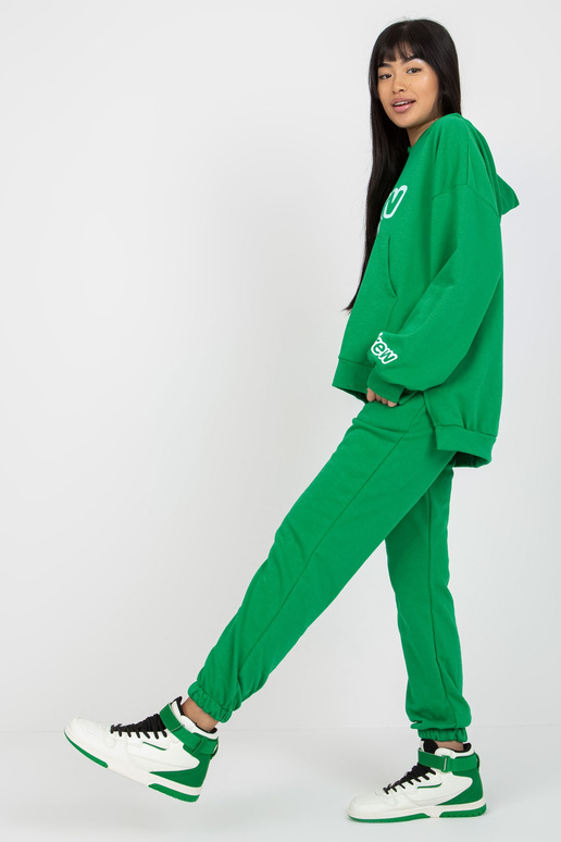 Zelená dvoudílná tepláková souprava s... Zelená dvoudílná tepláková souprava s...