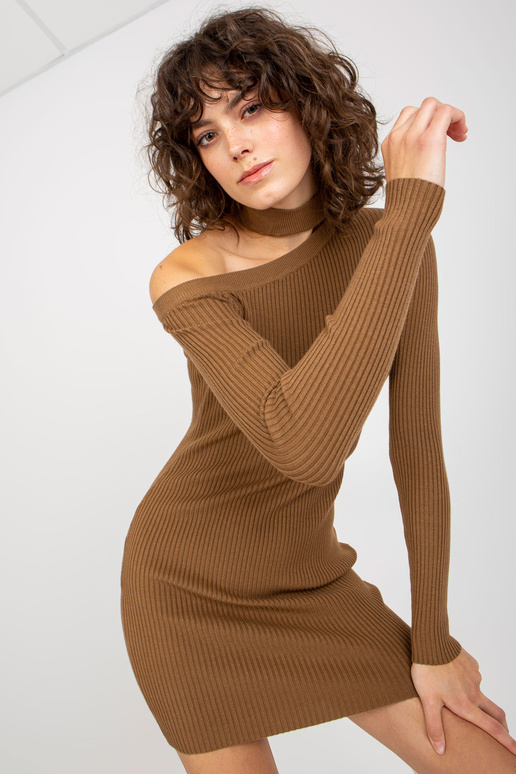 Světle hnědé žebrované šaty s obojkem