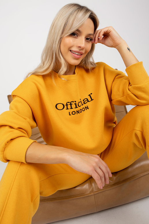 Tmavě žlutá dámská mikina s oversize... Tmavě žlutá dámská mikina s oversize...