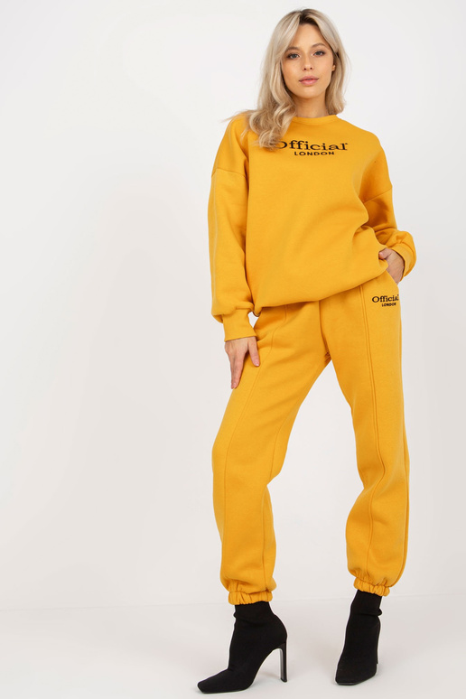 Tmavě žlutá dámská mikina s oversize... Tmavě žlutá dámská mikina s oversize...