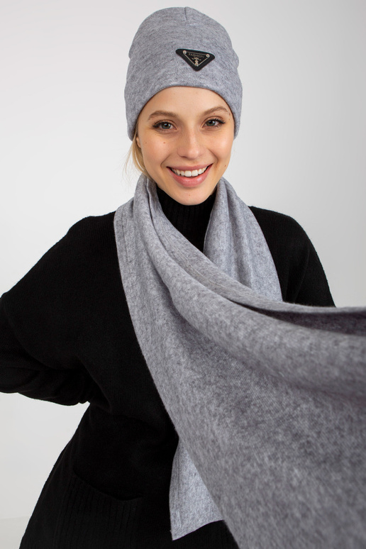 Šedý dámský zimní set se šálou