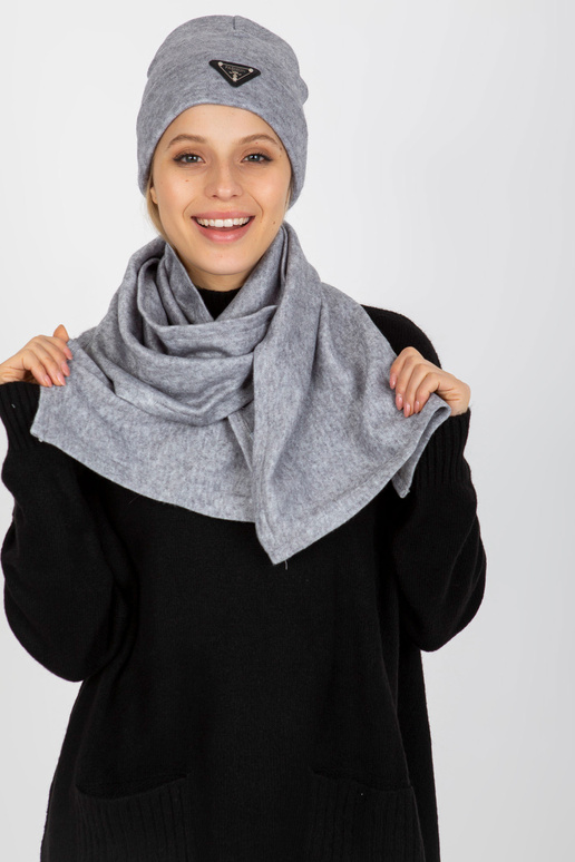 Šedý dámský zimní set se šálou