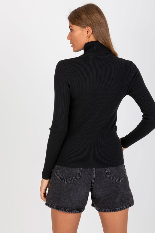 Černý vypasovaný proužkovaný svetr s...