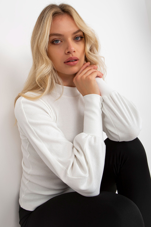 Bílá žebrovaná halenka s širokým...