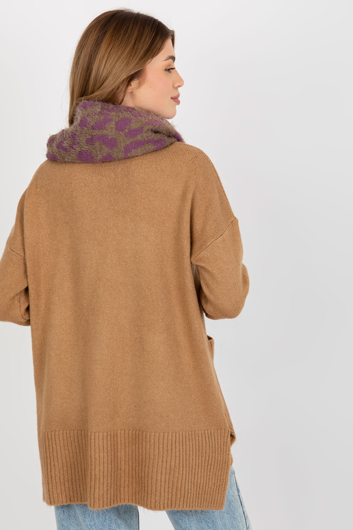 Tmavě béžovo-fialový zimní komín se...