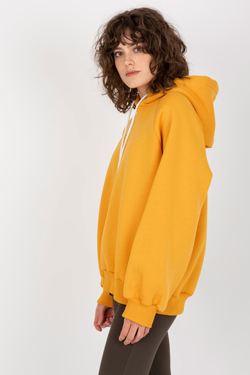 Tmavě žlutá mikina s potiskem na zádech Tmavě žlutá mikina s potiskem na zádech