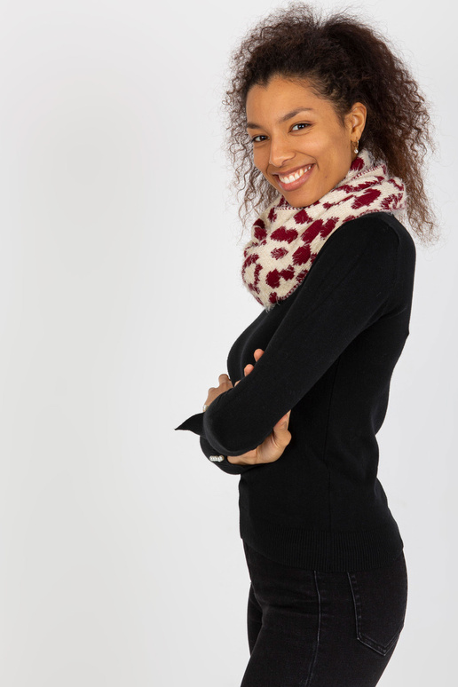 Světle béžový a vínový zimní komín s...