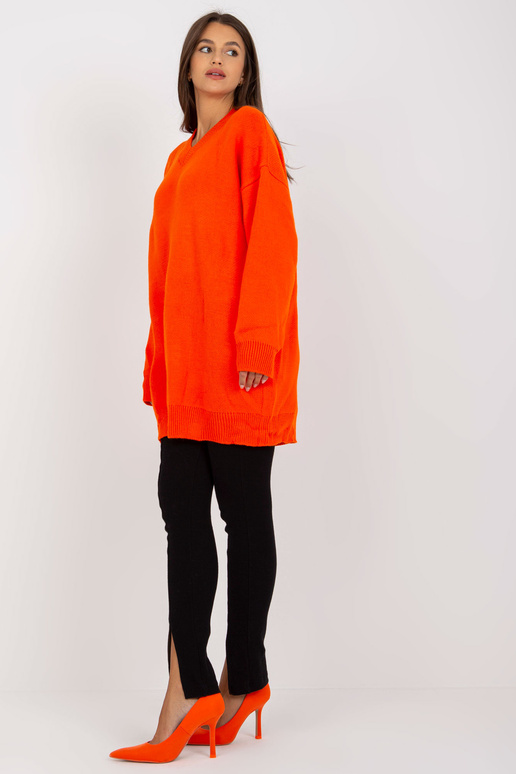 Oranžové pletené šaty s výstřihem do...