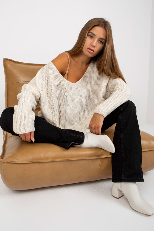 Ecru svetr s copánky s vlnou OCH BELLA