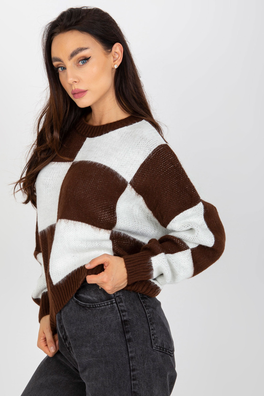 Hnědobílý volný klasický svetr s...
