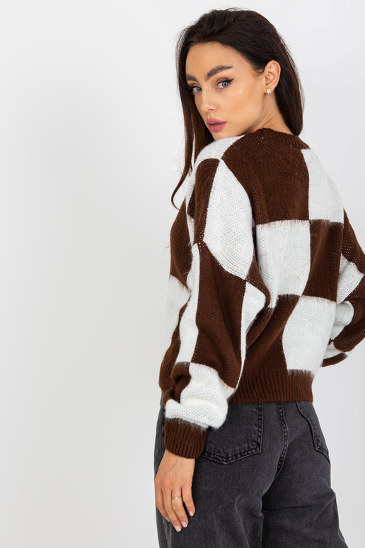 Hnědobílý volný klasický svetr s...