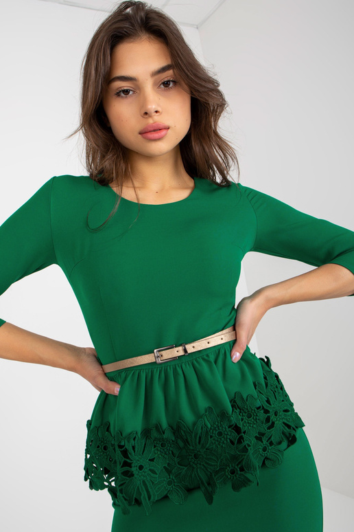 Zelené vypasované koktejlové šaty s...