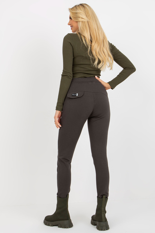 Khaki tepláky basic s vypasovanými...