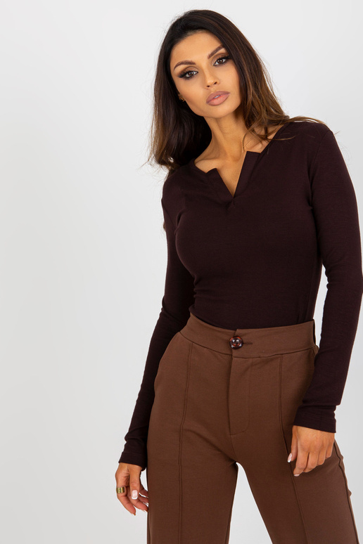 Tmavě hnědá vypasovaná halenka pro...