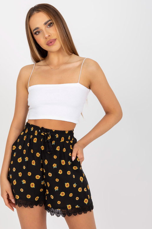 Černé lehké ležérní šortky s potisky...