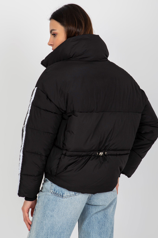 Černá prošívaná zimní bunda s pruhy